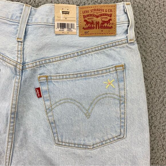 Levi's 501 Original Fit Hi-Rise Embroidered Blossom Garden Women Short  Size: 30 - Picture 7 of 15